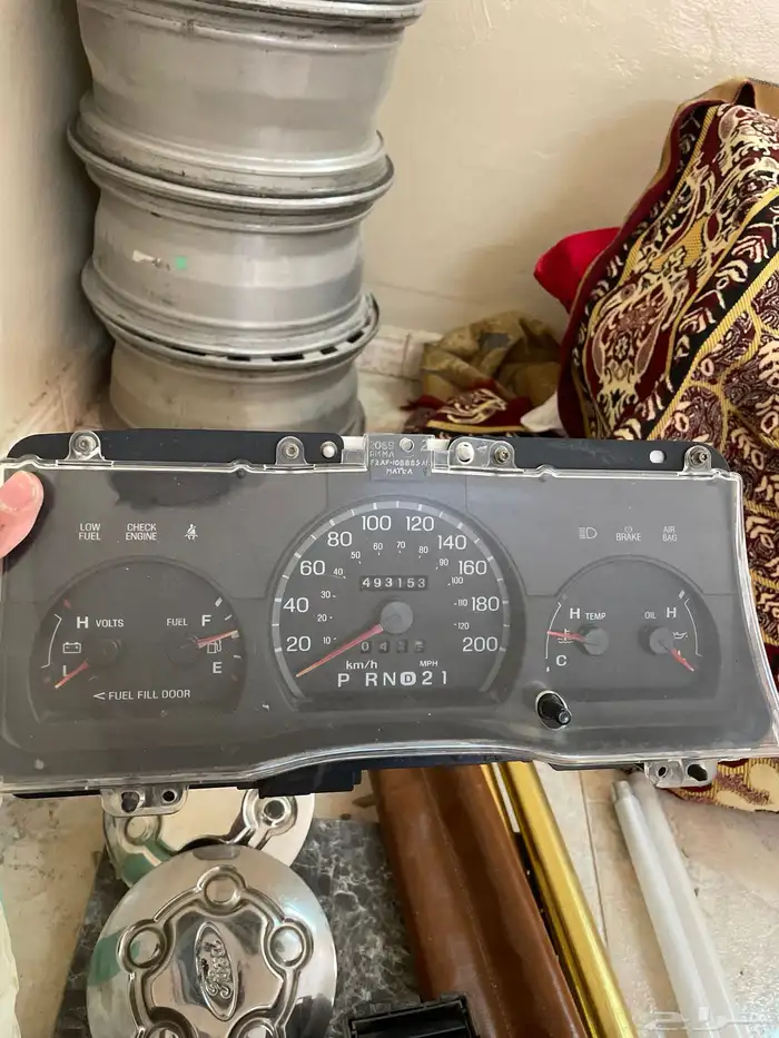 قطع غيار فكتوريا وماركيز و لينكون 8