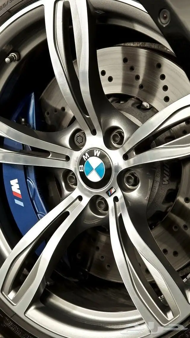 صيانة وسمكرة وقطع غيار BMW 18