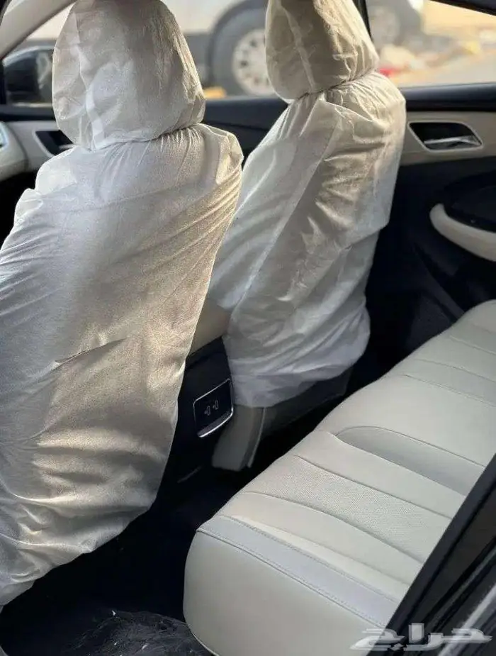 ام جي 5 لاكجري موديل 2024 1