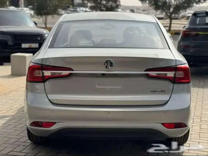 ام جي 5 لاكجري موديل 2024 14