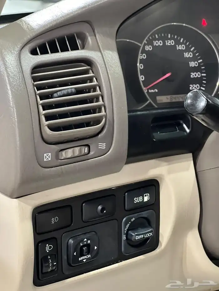 جيب لاند كروزر جي اكس ار 2005 بلد 12