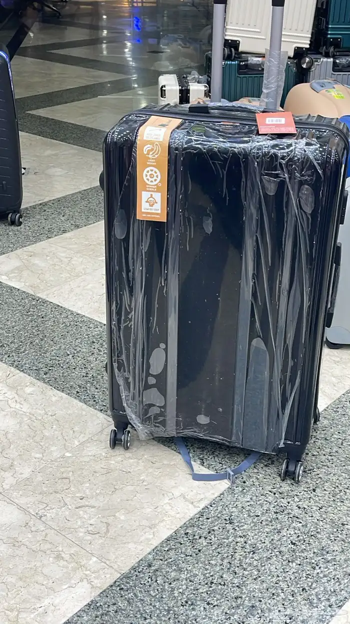 حقائب سفر 27