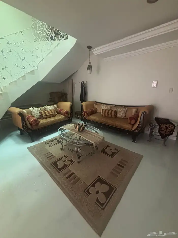 كنب طاولات و مدخل طاولة مع مراية 1