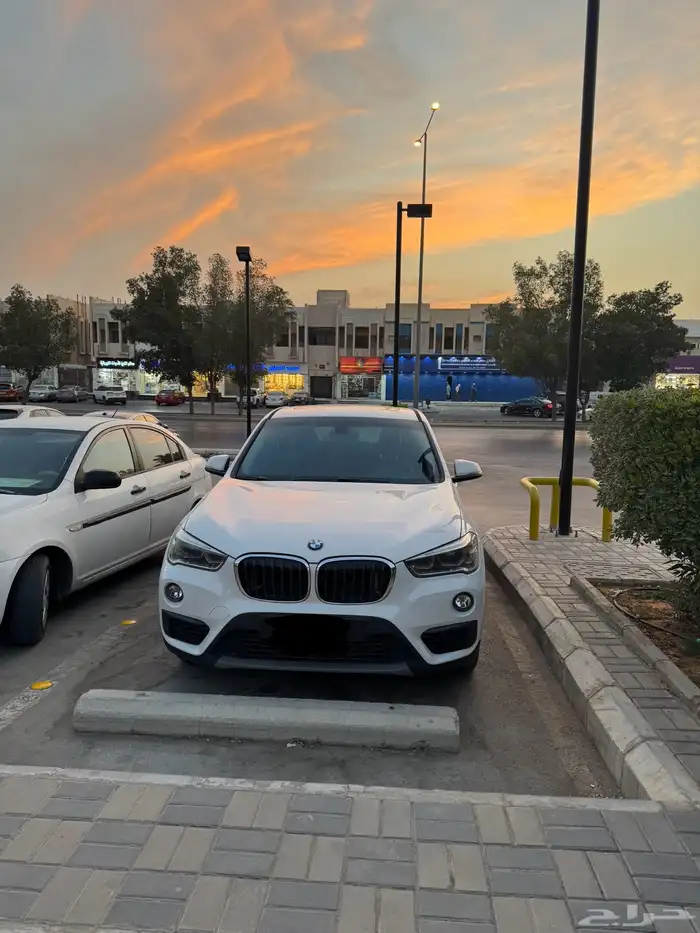 BMW x1   بي ام دبليو اكس 1 0