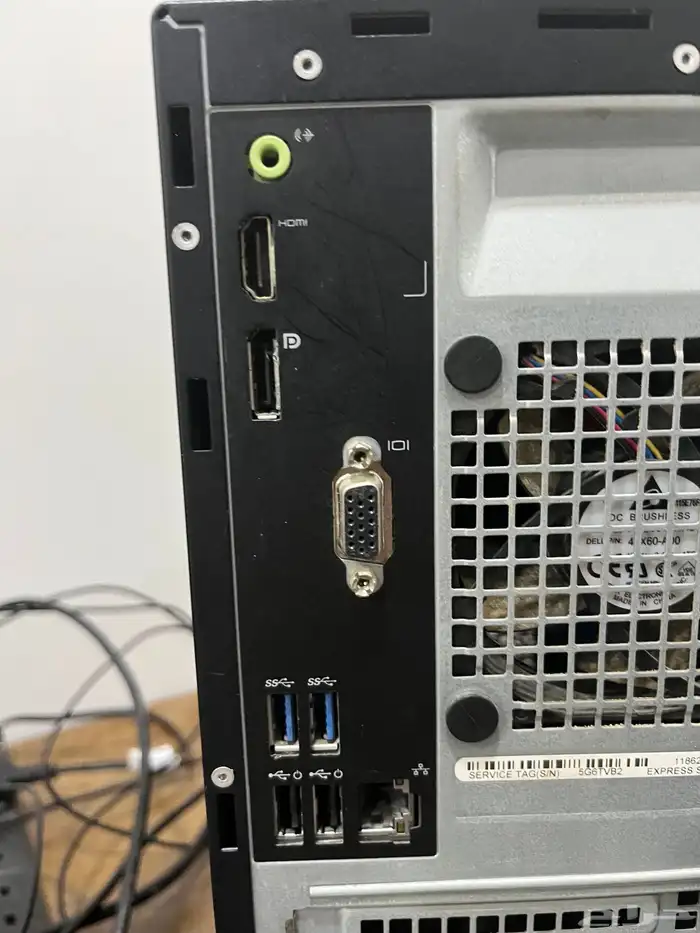 DELL OPtiplex 3040كمبيوتر مكتبي i3 4