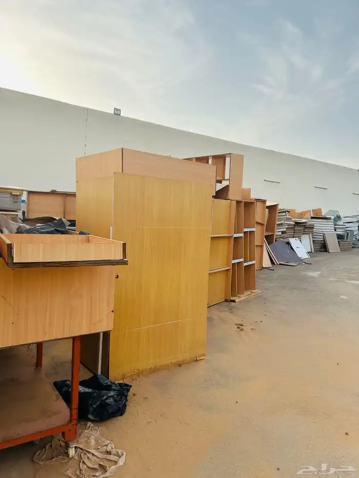 كنب وخشب ومكيف مركزي ودكت و طبليات حديد وحمصة فصفص على كهرب 5