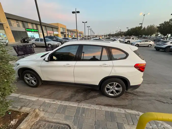 BMW x1   بي ام دبليو اكس 1 2