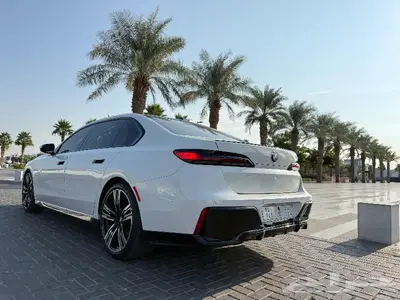 بي ام دبليو الفئة السابعه 740 2023 طلبيه خاصه 5