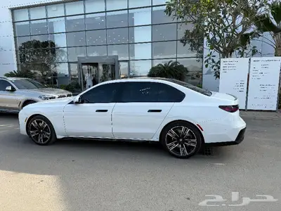 بي ام دبليو الفئة السابعه 740 2023 طلبيه خاصه 18