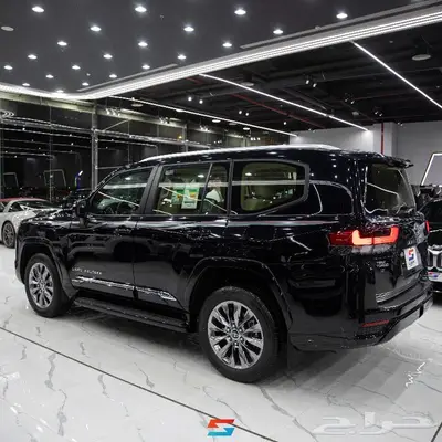 تويوتا لاندكروزر GXR L 4 موديل 2024 6