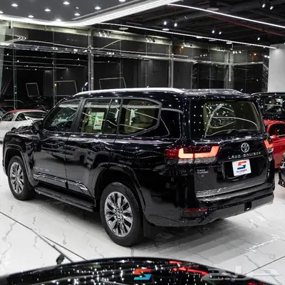 تويوتا لاندكروزر GXR L 4 موديل 2024 9