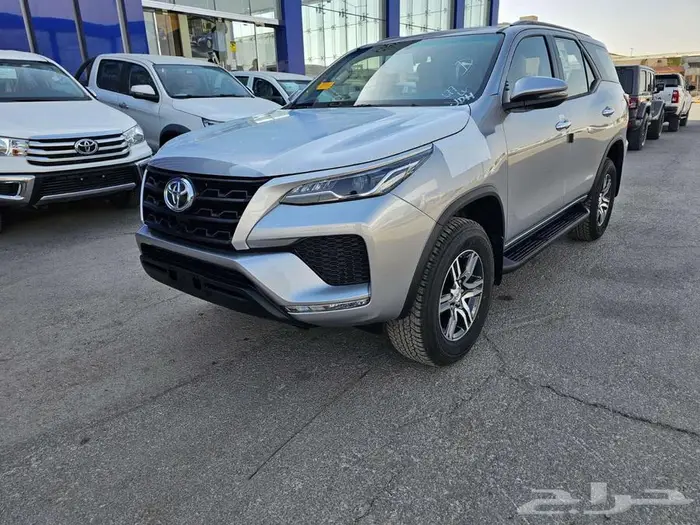 تويوتا فورشنر 4x4بنزين موديل 2025 0