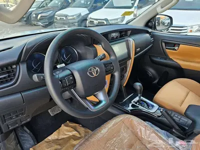 تويوتا فورشنر 4x4بنزين موديل 2025 17