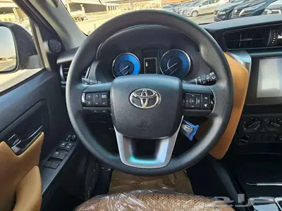 تويوتا فورشنر 4x4بنزين موديل 2025 4