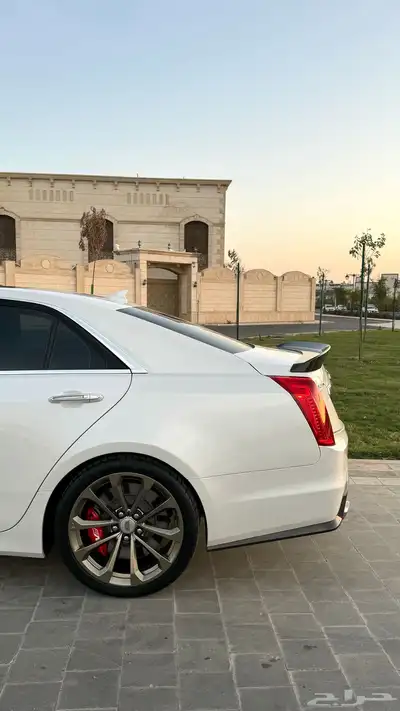 كاديلاك CTS V فل باكج index