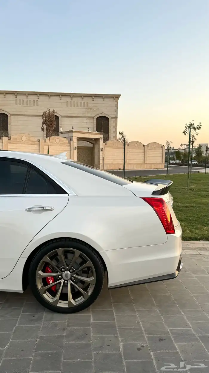 كاديلاك CTS V فل باكج 8
