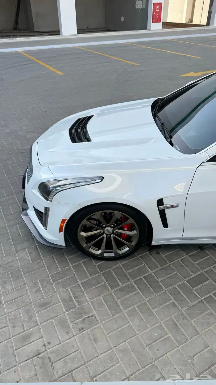 كاديلاك CTS V فل باكج 16
