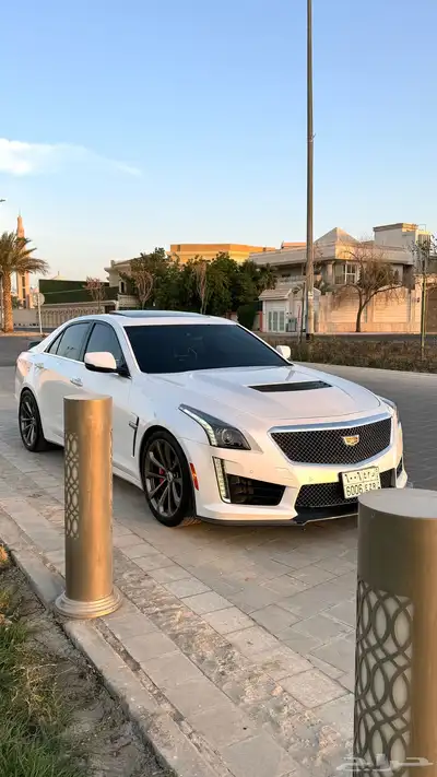 كاديلاك CTS V فل باكج index