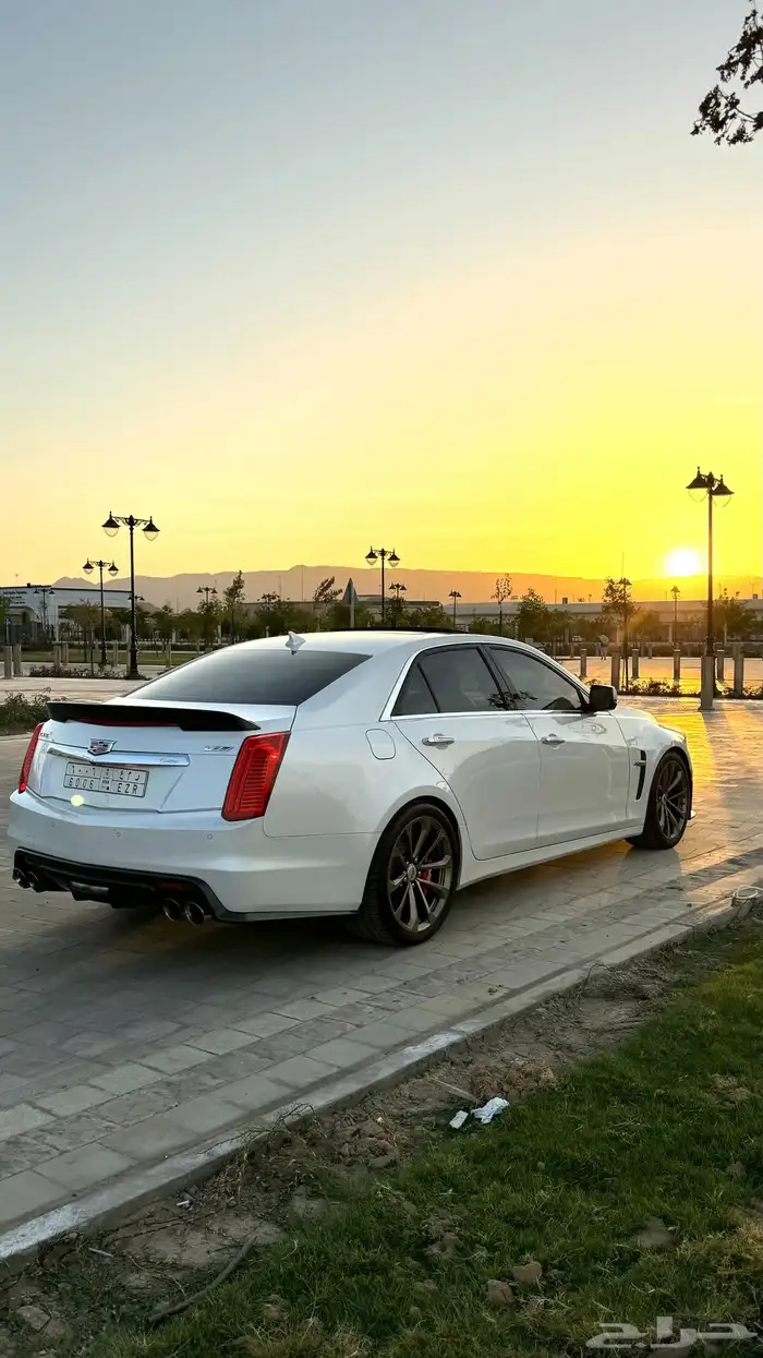 كاديلاك CTS V فل باكج 20