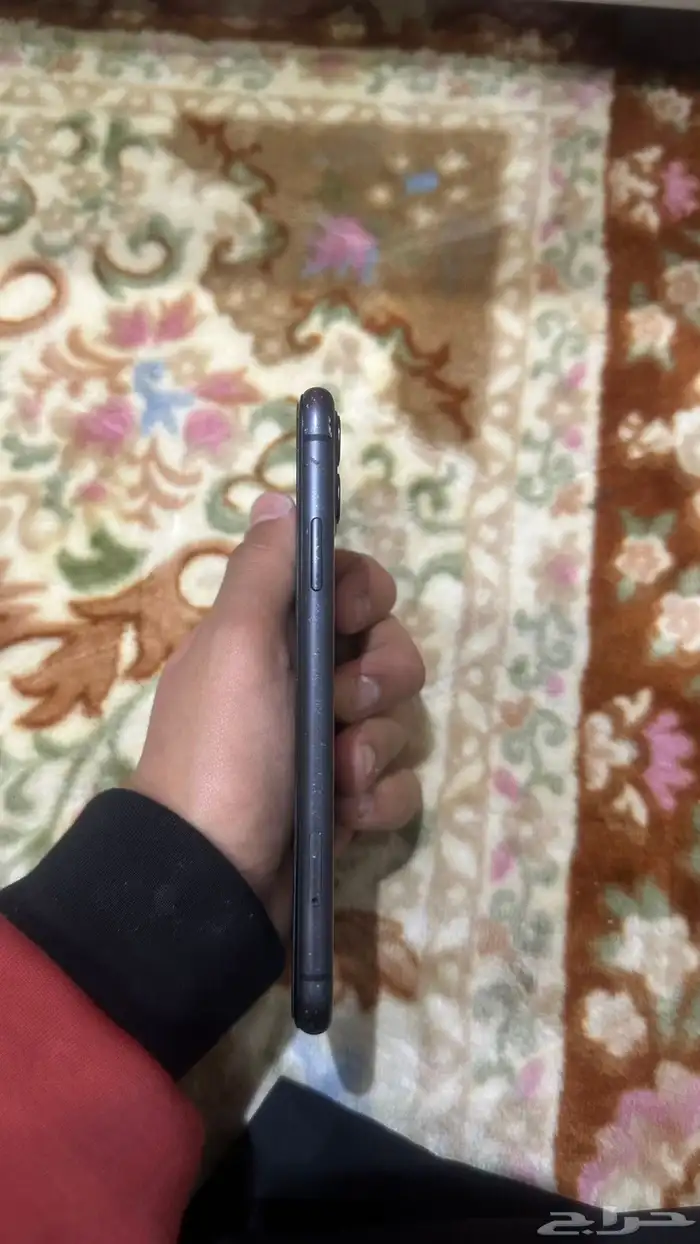 ايفون 11 وكاله الون اسود 4