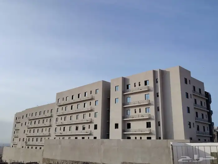 شقق وفلل تمليك فاخره شمال جده لكل شقه موقفين وغرفه سائق 8