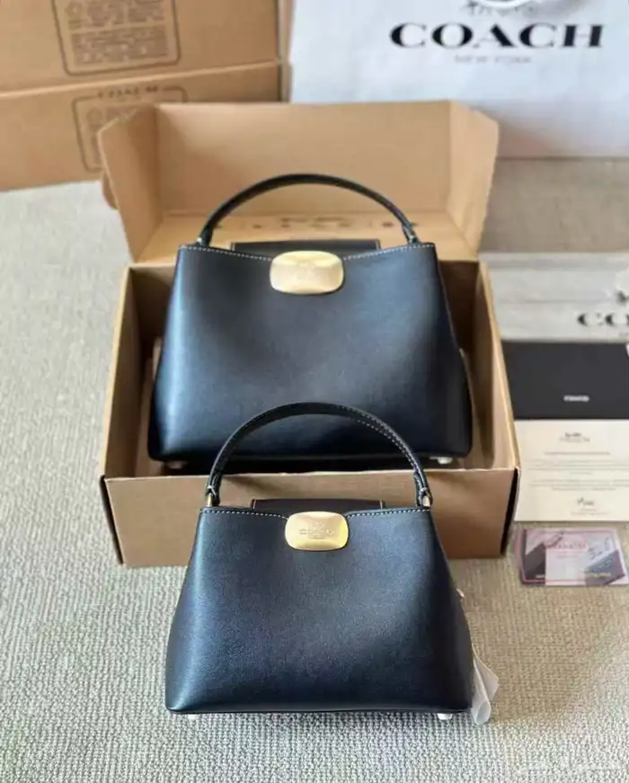 شنط ماركات مختلف. تواصل 3