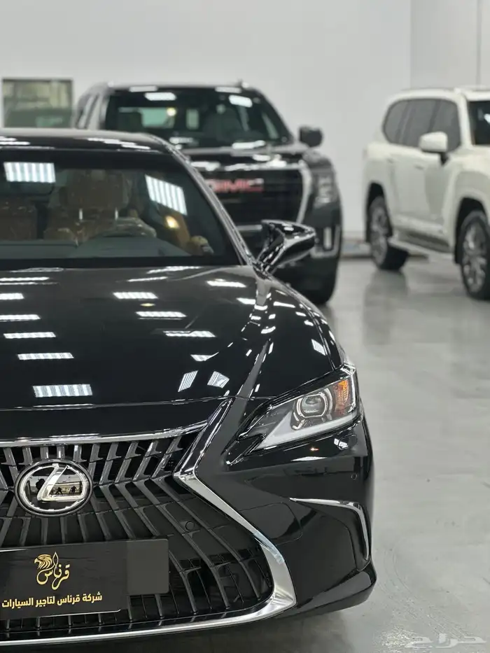 لكزس سيدان ES350 للإيجار شركة قرناس لتأجير السيارات 3