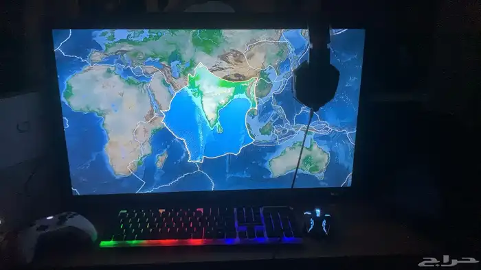 شاشه للبيع مع موس كيبورد قيمنق 1