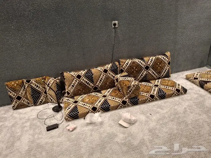 مجلس عربي للبيع جديد استخدام قليل جدا يكاد يكون لم يستخدم 0