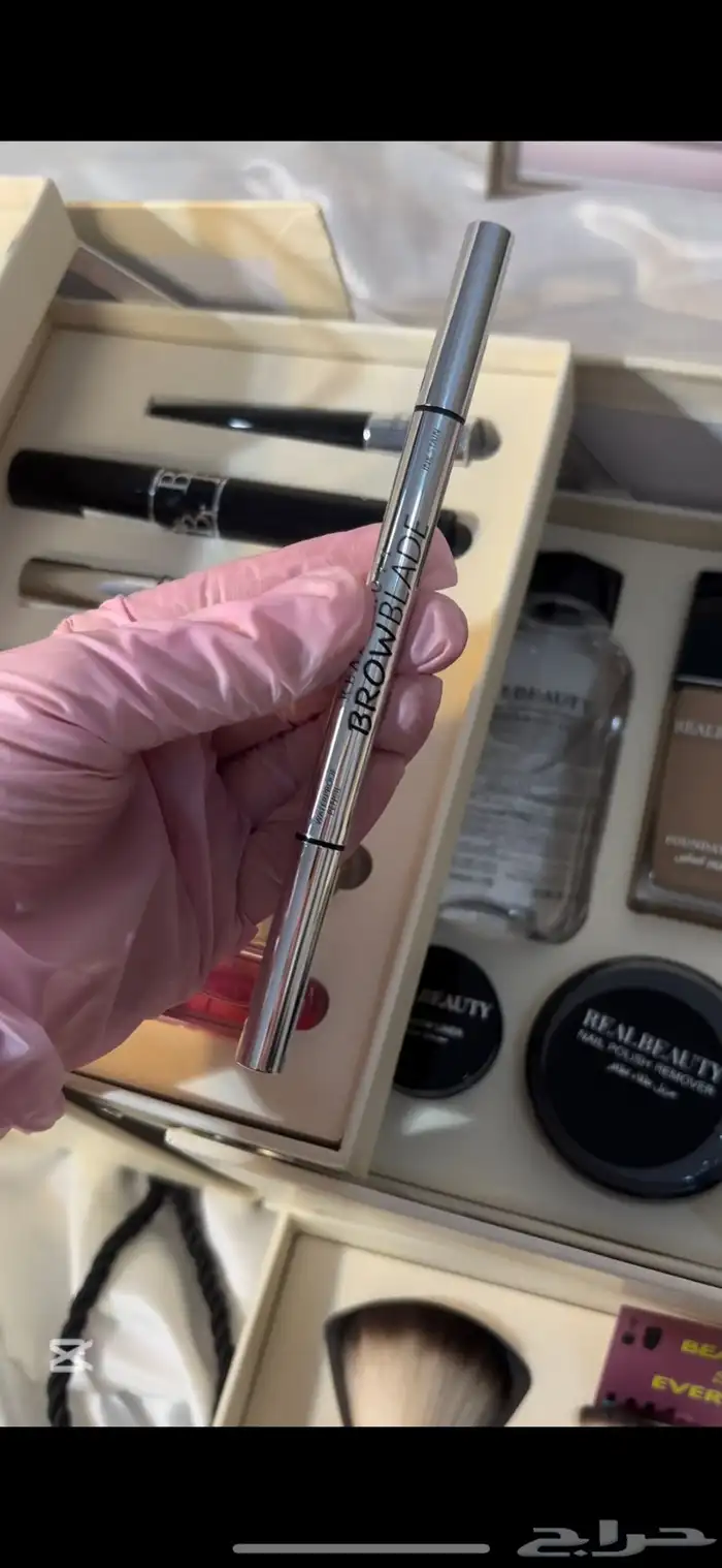 بوكس مكياج كامل من Dior ب 44 قطعة ب289 ريال بس 18