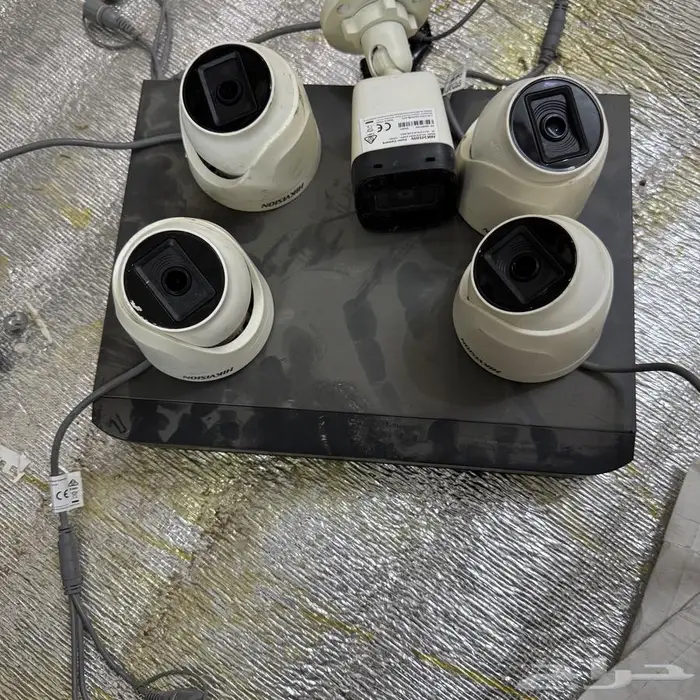 نظام كاميرات عدد 5 مع جهاز تسجيل هيك فيجن 0