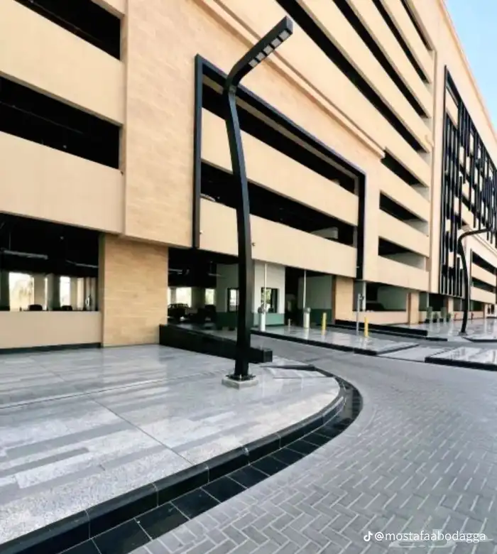 اعمدة انارة شوارع واعمدة ديكورية وجميع متعلقاتها 40