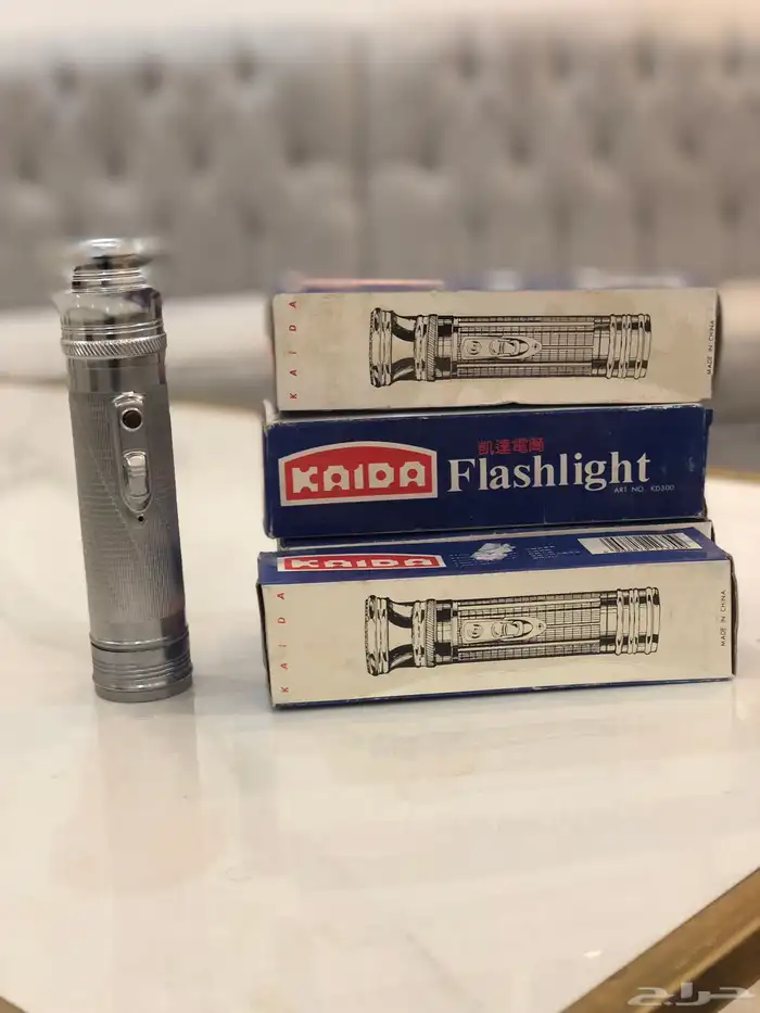 كشافات الطيبين القديمة ومفاتيح علب قديمة 2