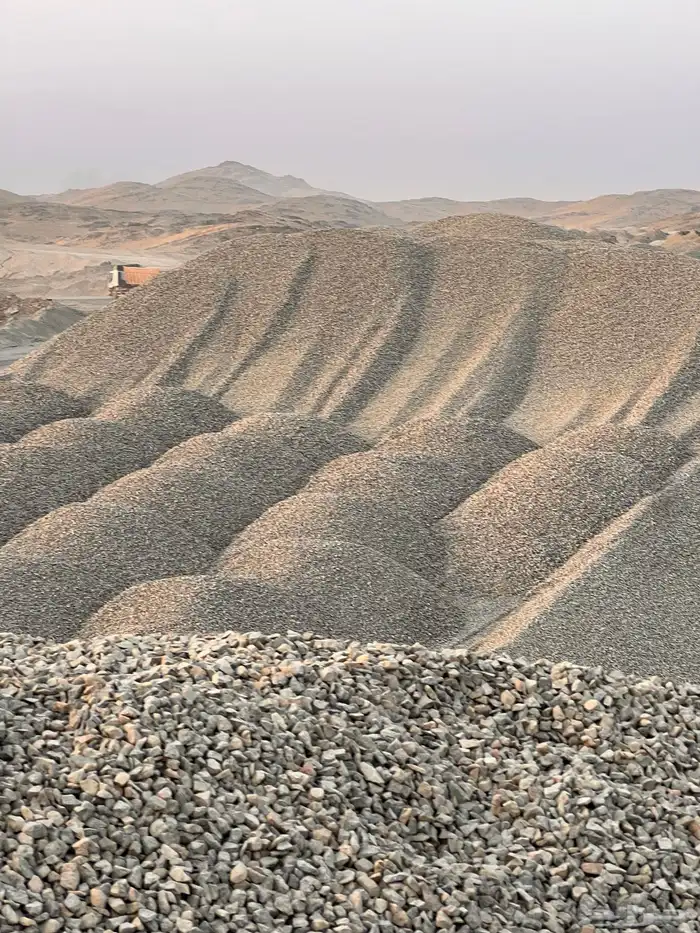توريد رمل احمر رمل خشن بحص صبيز 21