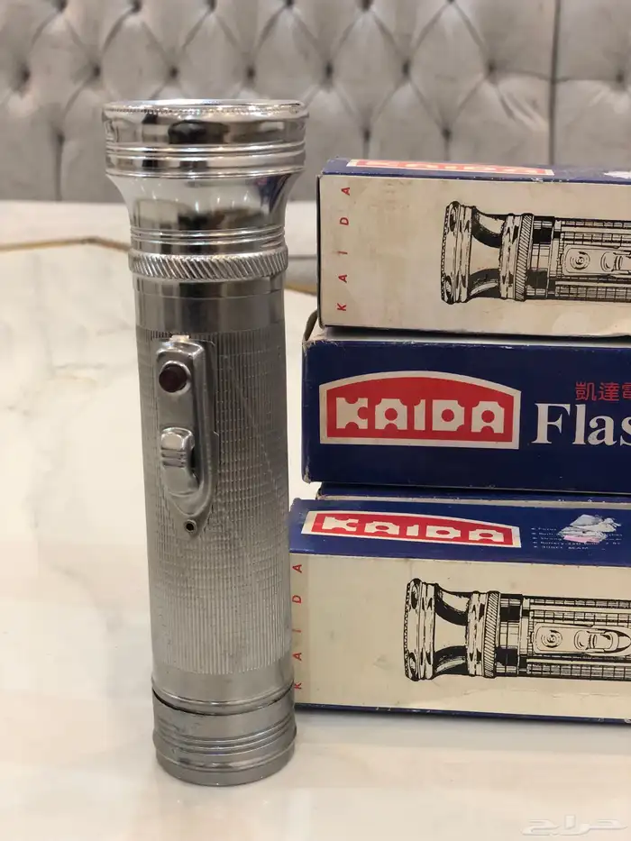 كشافات الطيبين القديمة ومفاتيح علب قديمة 1