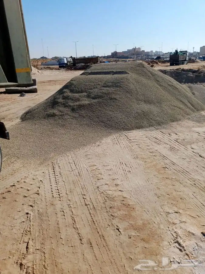 توريدات الرمل الابيض والاحمر وبطحاء لياسة خرسانه 1