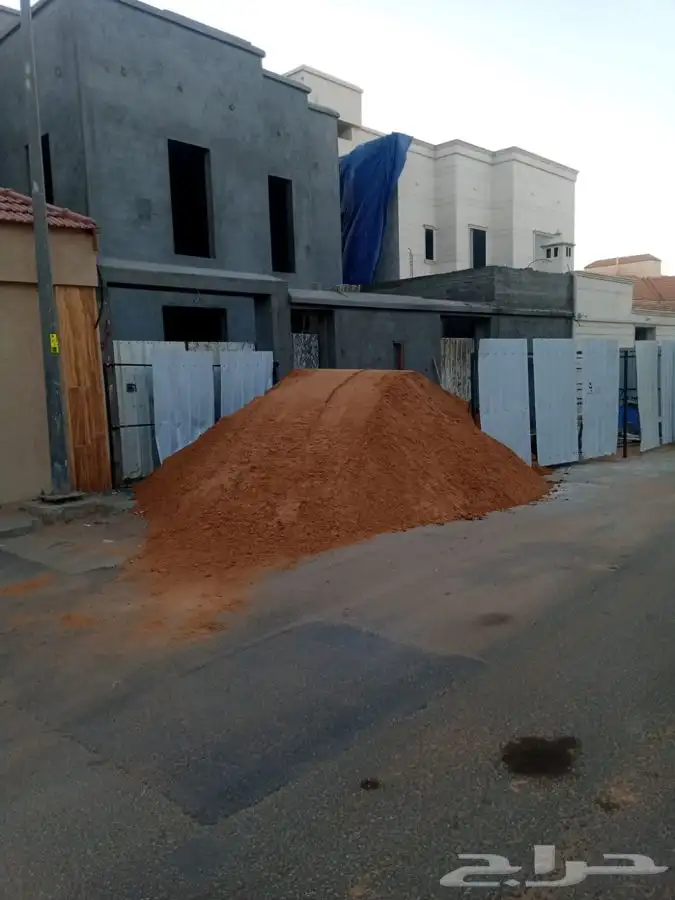 توريدات الرمل الابيض والاحمر وبطحاء لياسة خرسانه 3