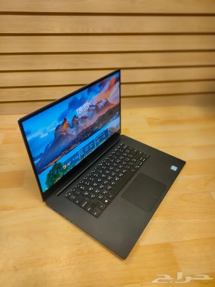 DELL Precision5540 Touch 8core i9 9thGen 64GB 1TB 4GB Nvidia 2