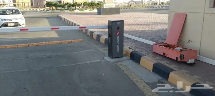 بوابة دخول مواقف سيارات بوابة مرور السيارات حاجز شوكي 3