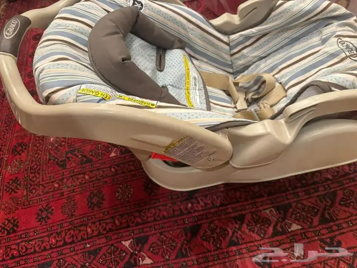 عربة اطفال شبه جديده ومقعدين سياره للاطفال كارسيت 5