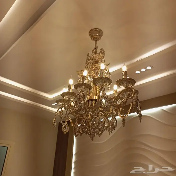 كافة انواع الثريات والشرقيات . 32