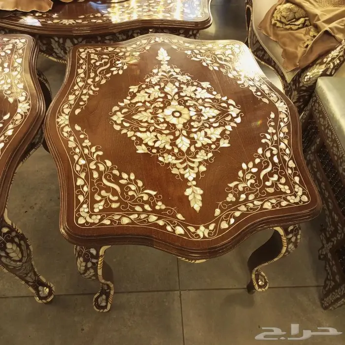 كافة انواع الثريات والشرقيات . 39