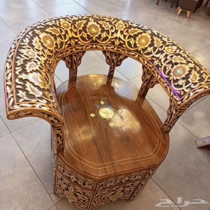 كافة انواع الثريات والشرقيات . 40