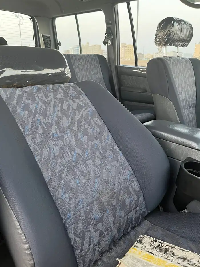 تويوتا لاند كروزر GX.R موديل 1997 15