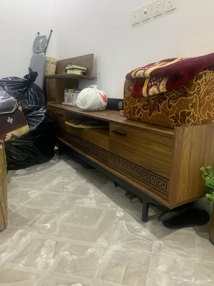 طاولة بلازما مع رفوف 3