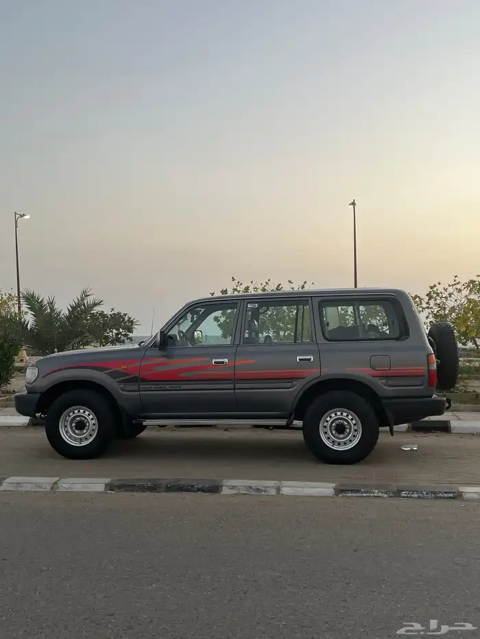 تويوتا لاند كروزر GX.R موديل 1997 8