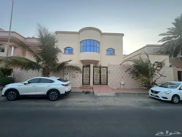 للبيع فيلا حي المحمدية موقع مميز 500 م 4