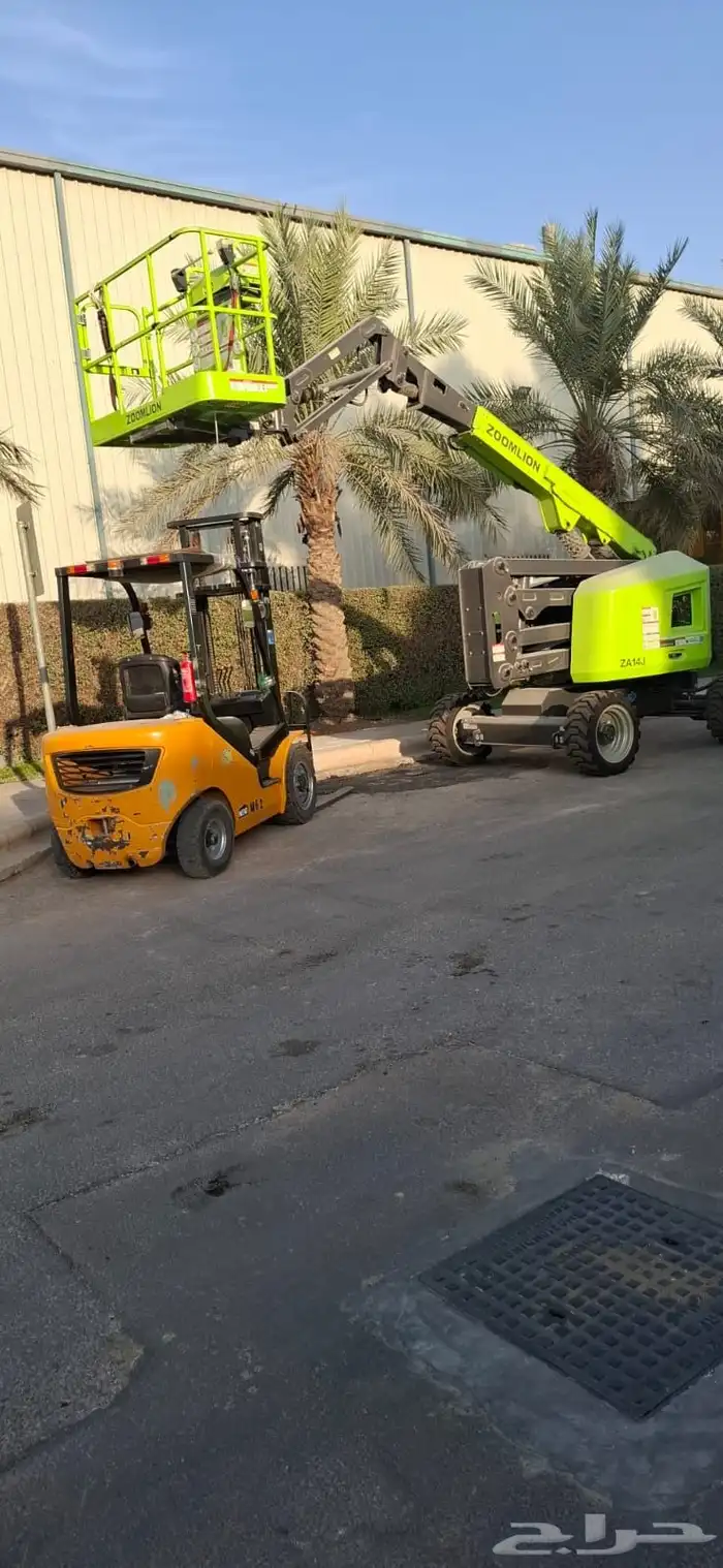 رافعه شوكيه فوركلفت للايجار بالمشوار واليوميه تاجير رافعه 0