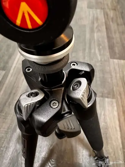 حامل كاميرا تصوير - Tripod Manfrotto 1