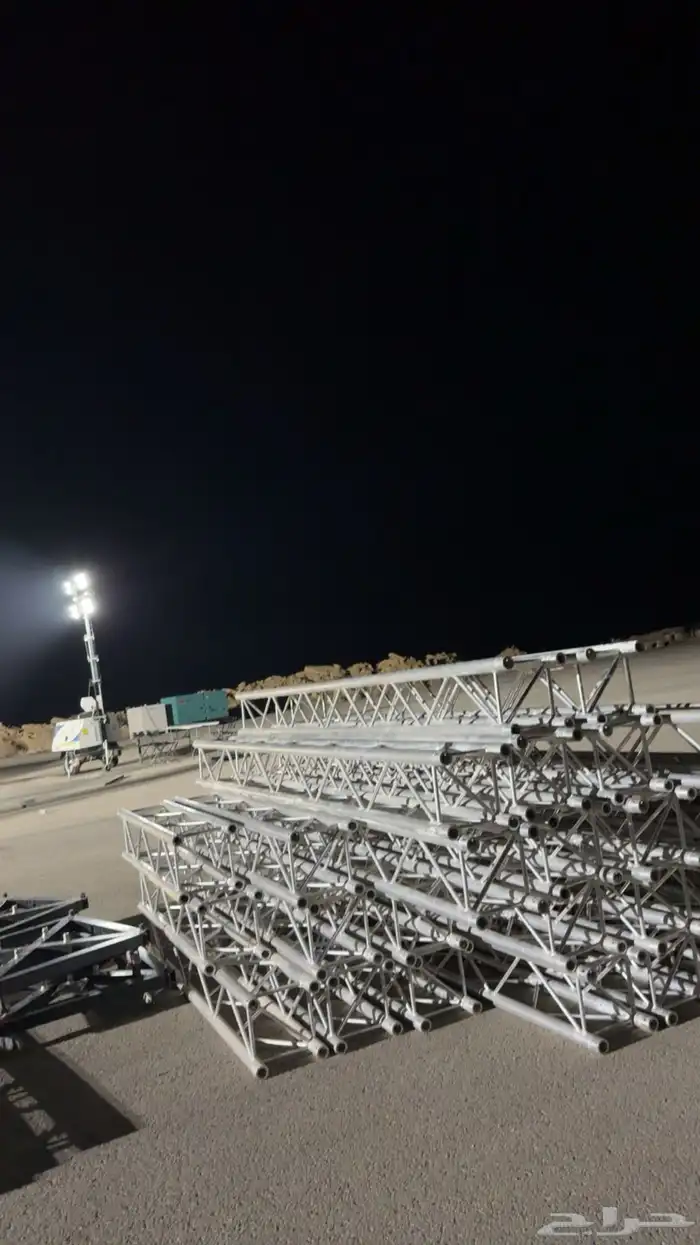 تاجير شاشات LED واضائات وسستم صوت وستيج 72